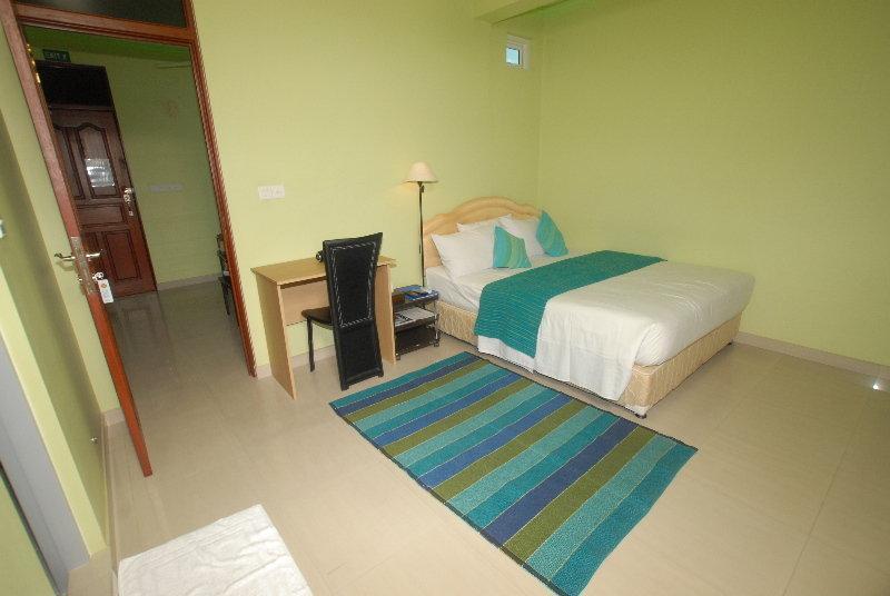 House Clover Male Bagian luar foto