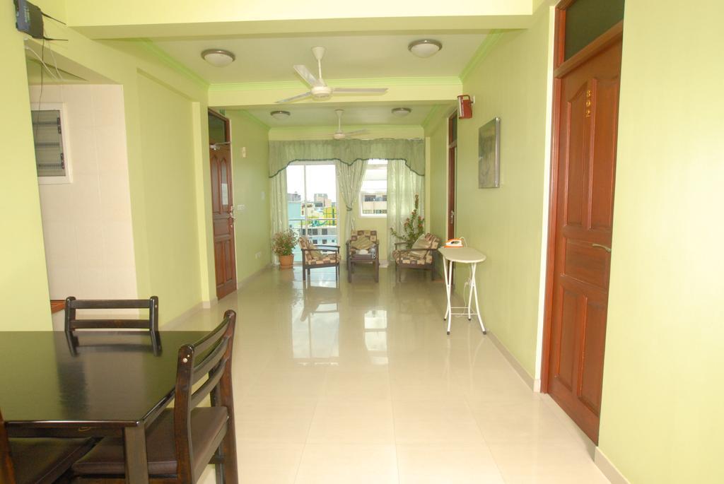 House Clover Male Bagian luar foto