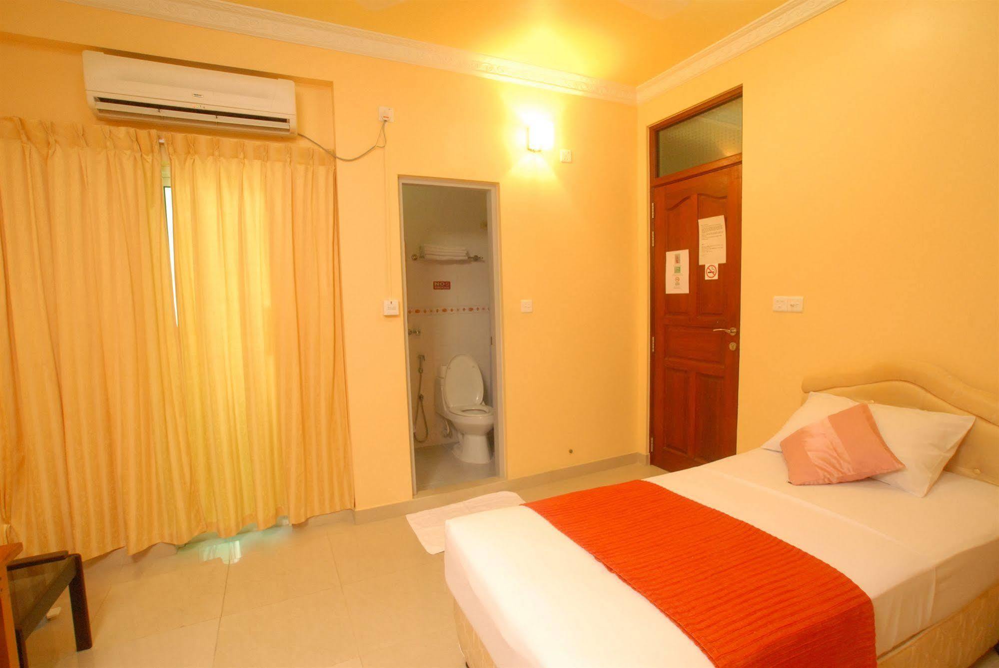 House Clover Male Bagian luar foto